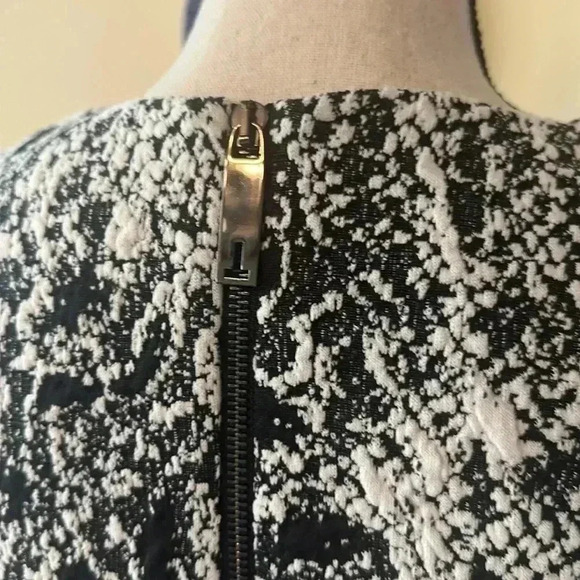 Ted Baker London | Liri Cap-Sleeve Combo Dress, Black - Picture 7 of 8